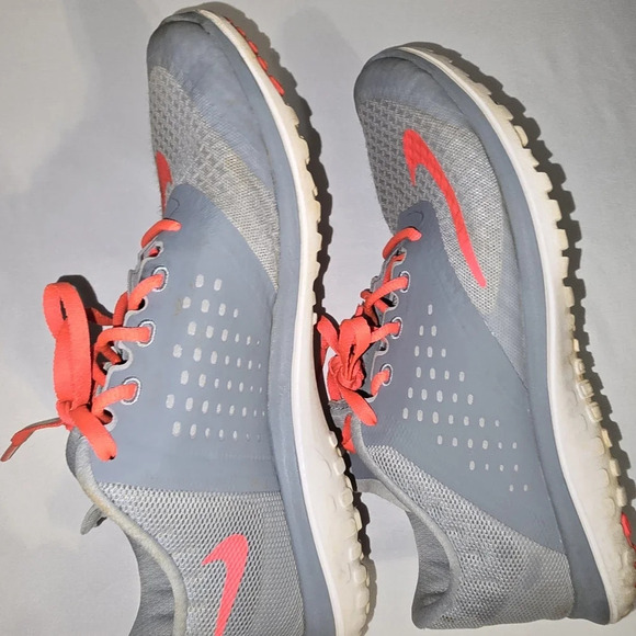 Nike FS Lite Run 2 Women’s Size 8 Gray/Hot Pink - Picture 6 of 8
